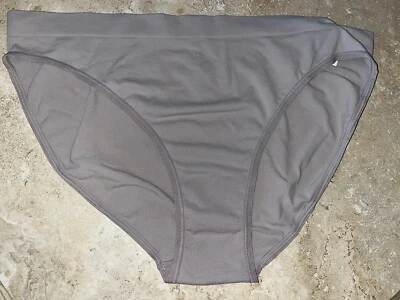 Nuevo con etiquetas Intimately By Free People Desnudo Taupe Corte Alto Bikini Panty Lg/XL Foto 1 de 2