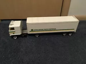 ERTL 1/25 Scale John Deere Parts Express Semi Truck Vintage - Picture 1 of 8