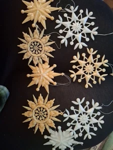Vintage Weihnachtsschmuck 8er Set Kunststoff Schneeflocken - Bild 1 von 5