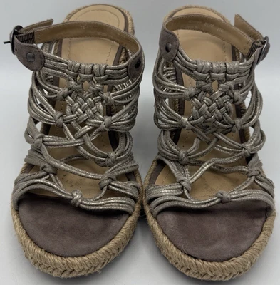 Sandalia de cuña tejida Mindy Yute plateada metálica de yute Johnston & Murphy para mujer talla 8,5 M Foto 1 de 4