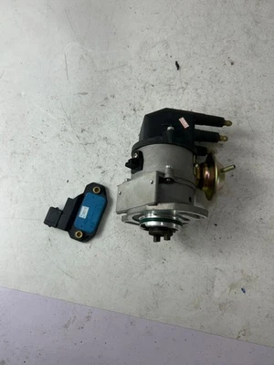 Complete Distributor + Module 2525747A & C062D017 FOR Peugeot 405 Bosch Original - Image 1 of 4