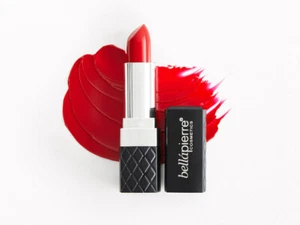 Bella Pierre Kosmetik Lippenstift in Rubin ~ volle Größe neu im Karton!! - Bild 1 von 1