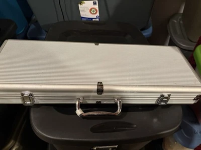 Poker/Texas Hold em Set With Carrying Case. Preowned. - Image 1 of 4