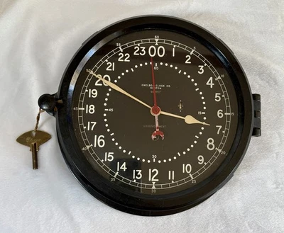 Chelsea Clock Company WW11 Ship Click 24 Hr. Baquelita Foto 1 de 4