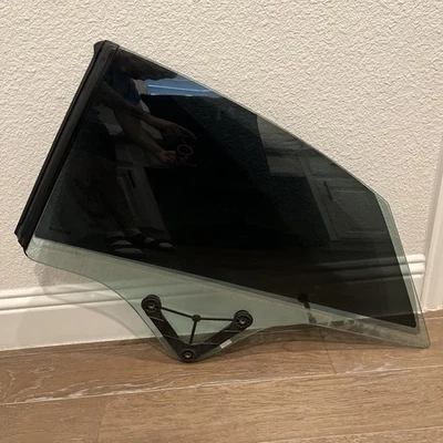 10-13 MERCEDES W207 E350 E550 CUPÉ TRASERO IZQUIERDO CONDUCTOR CUARTO VENTANA CRISTAL OEM Foto 1 de 4