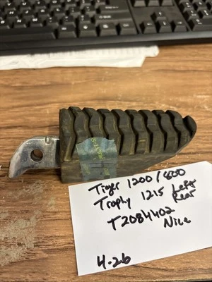 Rapita izquierda Triumph Trophy 1215 SE OEM T2081123 buen stock Foto 1 de 4