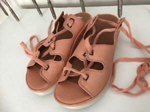 7 L’Amour Des Pieds Ghillie Laced Gladiator Style Salmon Leather Sandals