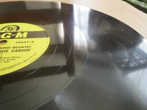 78RPM MGM 10647 George Shearing - In A Chinese Garden Parts 1 + 2, sharp E- - Picture 1 of 7