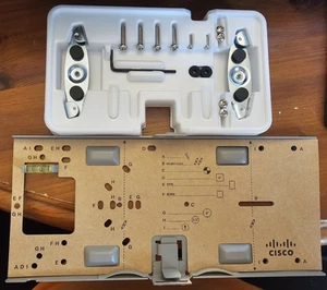 Kit plaque de montage Cisco Meraki pour point d'accès sans fil MR36 MA-MNT-MR-17 - Photo 1/1