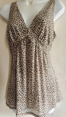 New York & Company Ropa Mujer Top Mediano Camisa Sin Mangas Marrón Estampado Animal Foto 1 de 4