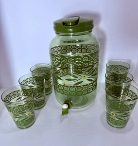 TEMP-TATIONS by Tara OLD WORLD Acrylic Beverage Dispenser Green 4.5 qt W/ Cups - Picture 1 of 11