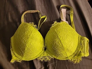Nuevo con etiquetas Sujetador Victoria's Secret push up muy sexy con correa de pedrería 36C $69.95 - Imagen 1 de 12