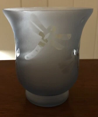 Candelabro votivo libélula etiqueta azul vidrio esmerilado 4 1/8" alto Foto 1 de 4