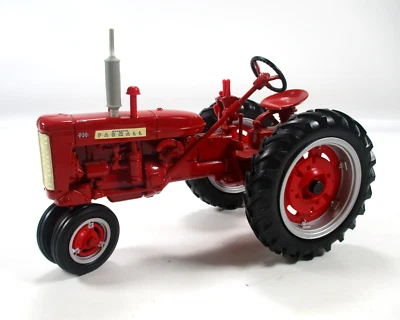 Vintage 1/16 Ertl Diecast IH Farmall 230 Tractor - Image 1 of 4
