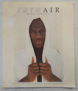 Libro de bolsillo raro de Michael Jordan Air Michael On Michael 1993 primera edición - Imagen 1 de 12