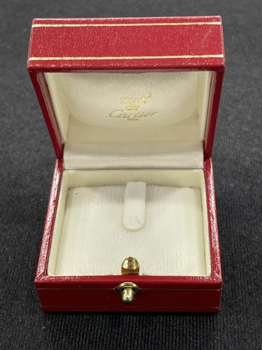 Anello Trinity in pelle rossa Must De Cartier 4205 presentazione scatola regalo