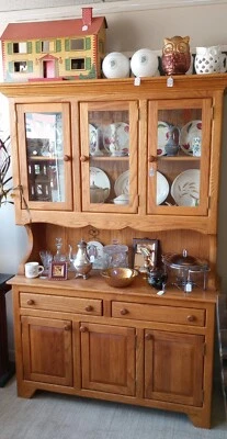 AMISH HERITAGE FURNITURE CHINA HUTCH / BUFFET - SOLID OAK - BEAUTIFUL PIECE - Image 1 of 4