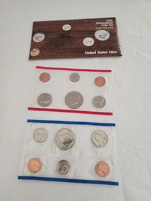 (6) 1985 US Mint Set Uncirculated Coin Set Philadelphia & Denver P & D - Image 1 of 4