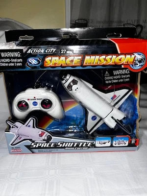 Juguete de transporte espacial a control remoto A Realtoy "Action City Space Mission" Foto 1 de 4