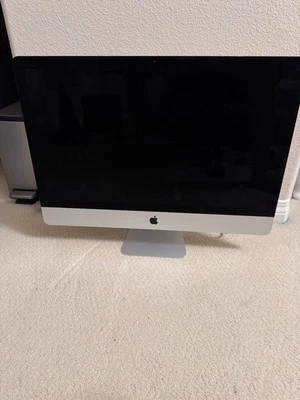 Apple iMac 27" (512GB SSD, Intel Core i5-7500, 3.40 GHz, 8GB) Silver - MNE92LL/A - Image 1 of 3