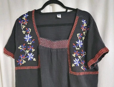 Old Navy Peasant Top XL Boho Tshirt Gauzey Flowy Black Embroidered - Image 1 of 4