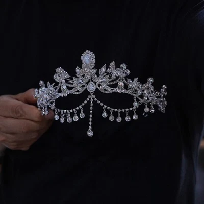 Gorgeous Forehead Brides Tiaras Crowns Crystal Wedding Hair Accessory Headpieces - Image 1 of 4