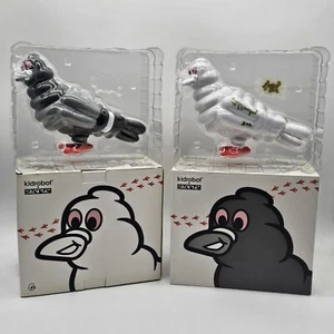 Kidrobot x Jeff Staple 2011 grau weiße Version! SIGNIERT von JEFF HEFTKLAMMER Konvolut - Bild 1 von 11