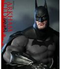 Figurine articulée Hot Toys Batman: Arkham City Batman 1/6. Affiché