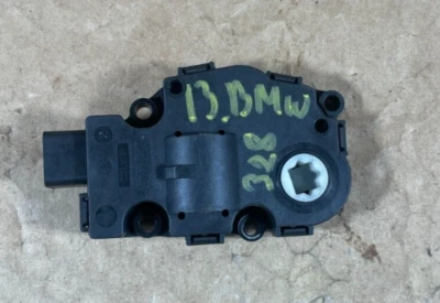 Оригинальный клапан управления обогревателем/привод 2012–2016 BMW 328i T1015556H. - Изображение 1 из 4