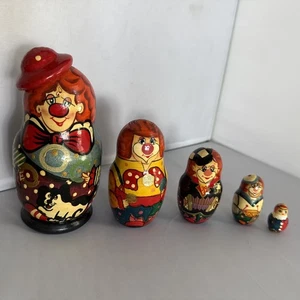 Vintage Wooden Hand Painted Clown Russian Nesting Dolls 5 Pieces - Picture 1 of 10