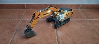 Siku Control 6740 Bagger , in Originalverpackung - Bild 1 von 4