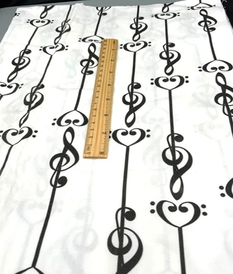 Heavier Wt. NOTAS MUSICALES NEGRAS SOBRE FONDO BLANCO TELA 1 YD X 40" MOTIVO LG Foto 1 de 3