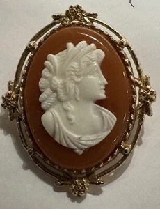 Vintage Gold Tone Grecian Cameo Brooch - Picture 1 of 2