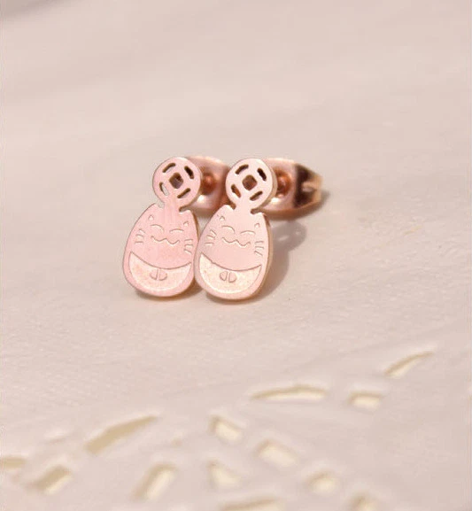 Aretes lisos Maneki Neko de oro rosa de 18 quilates GF para dama niña gato de la suerte japonés Foto 1 de 4
