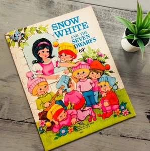 Vintage 1970s Snow White Coloring Book Disney Snow White and the Seven Dwarfs - Picture 1 of 5