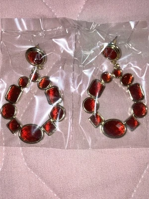 AVON "Pop of Red Statement Pendientes" Tono Dorado con Piedras Imitadas Facetadas 2 1/2" L  Foto 1 de 2