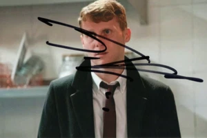 EASTENDERS: JAMIE BORTHWICK 'JAY BROWN' SIGNED 6x4 ACTION PHOTO+COA **PROOF** - Picture 1 of 2