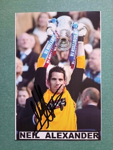 ❤ STENHOUSEMUiR'1884 FC PLAYERS & MANAGERS-HAND SIGNED CARDS & PHOTOS & CUTTiNS