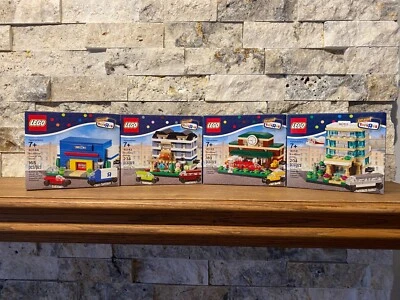 LEGO 2015 Toys R Us Bricktober Modular Buildings 40141 - 40144 NEW - Image 1 of 4