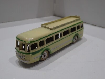 CIJ EUROPARC CAR RENAULT AUTOBUS SCALA 1:43 CONDIZIONI PARI AL NUOVO (10) - Immagine 1 di 4