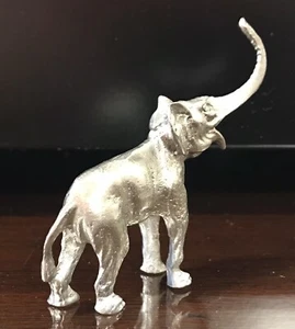 Estatuilla de metal plateado buena suerte zoológico selva africana elefante peltre estatua H - Imagen 1 de 3