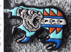 Prendedor de oso de porcelana original Talismanes de Kathryn Yauney Nativo Americano Badlands - Imagen 1 de 9