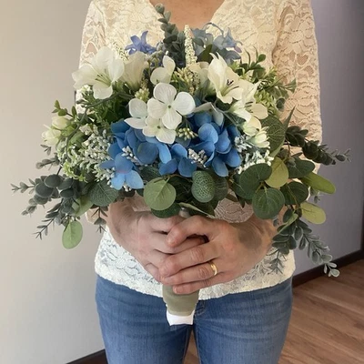 Ramo de boda de novia económico hecho a mano exquisito imitación floral azul blanco verde Foto 1 de 4