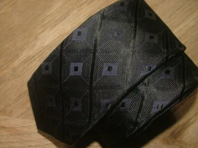 NUEVA CORBATA HOMBRE WT ZARA 100% SEDA HECHA EN ITALIA NEGRO AZUL FORMAS DIAMANTE #0341 Foto 1 de 4