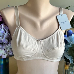 425 Amoena 40AA Beige RUTH Soft Cup Wire Free Mastectomy Bra #872 NWT - Picture 1 of 6
