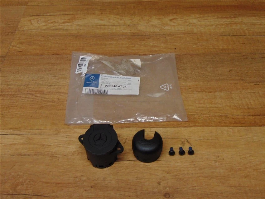 Trailer Plug Socket Housing Genuine Mercedes W221 - A0005406724 - Image 1 of 1