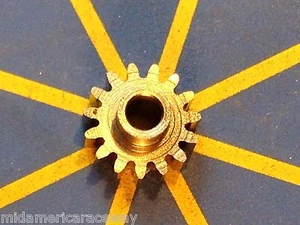 Sonic Extra Light 64 Pitch 15 Tooth Drag Pinion Gear from Mid America Raceway - Picture 1 of 4
