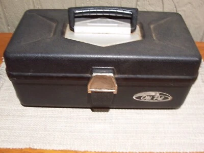 Caja de aparejos de pesca Old Pal Woodstream Lititz Pa CARRETE ELÉCTRICO 1000 negro Foto 1 de 4