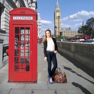 Signare Tapestry Red Strawerry Thief Large Duffle Bag Overnight Bags Weekender - Picture 1 of 7