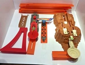 Hot Wheels Desert Stunts Catapults With Track Pieces Incomplete Unknown Set - Picture 1 of 5